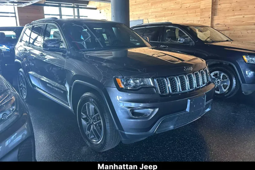 2017 Jeep Grand Cherokee Limited photo 1