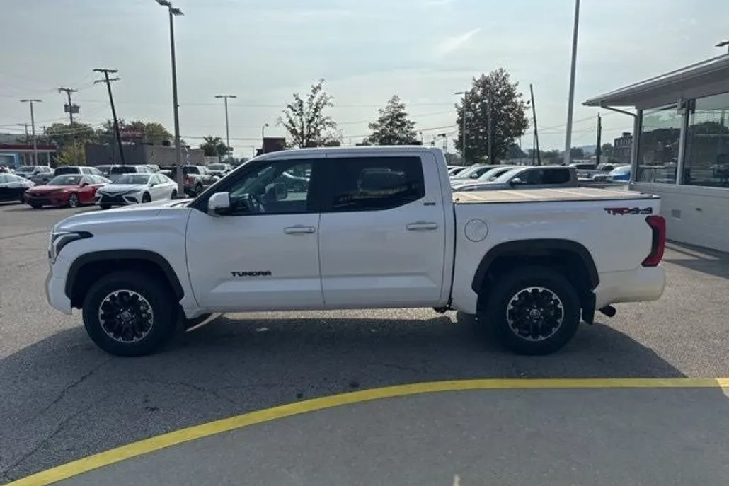 2024 Toyota Tundra SR5 photo 1