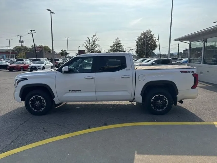 2024 Toyota Tundra SR5 photo 1