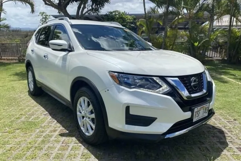 2019 Nissan Rogue SV photo 1