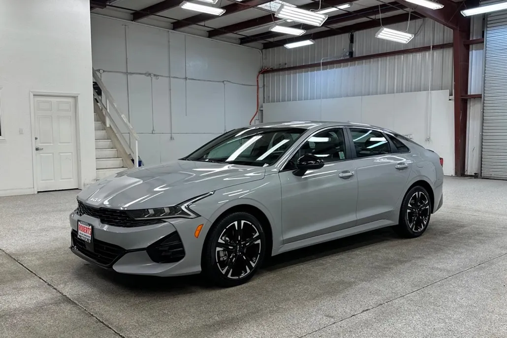 2024 Kia K5 GT-Line photo 1