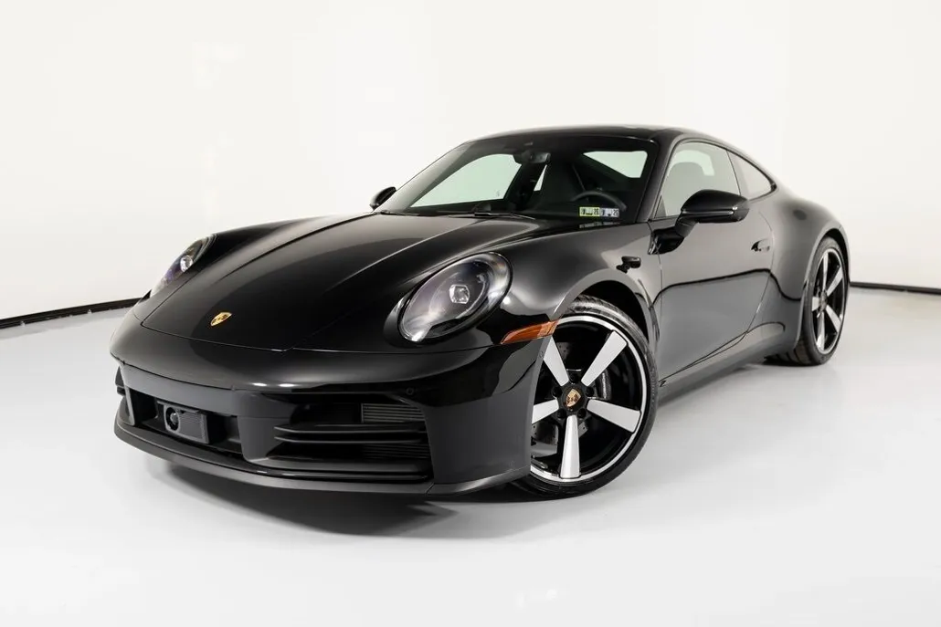 2025 Porsche 911 Coupe photo 1