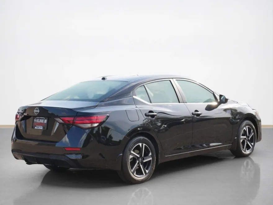 2025 Nissan Sentra SV photo 1
