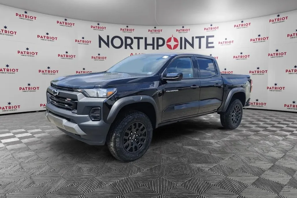 2026 Chevrolet Colorado Trail Boss photo 1