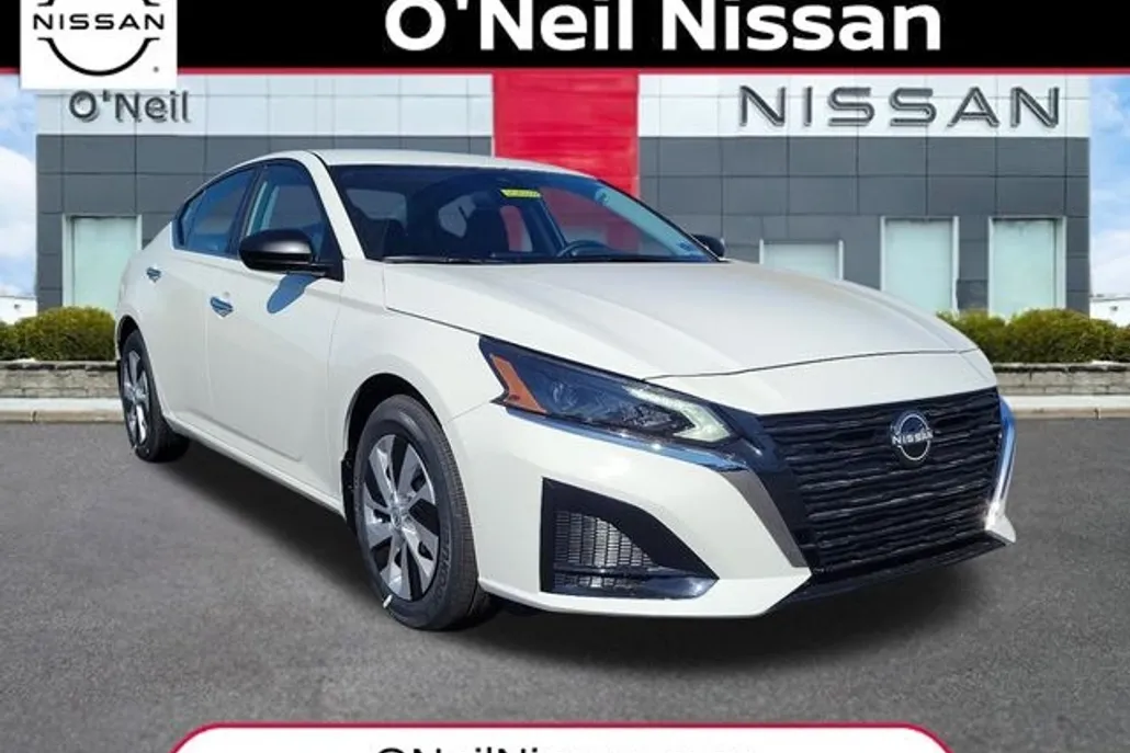 2025 Nissan Altima S photo 1