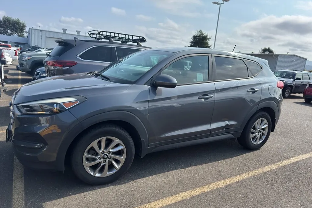 2017 Hyundai Tucson SE photo 1