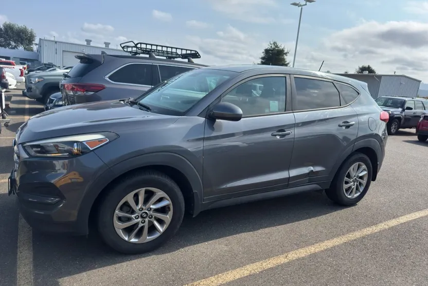 2017 Hyundai Tucson SE photo 1