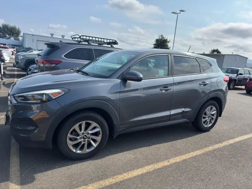 2017 Hyundai Tucson SE photo 1