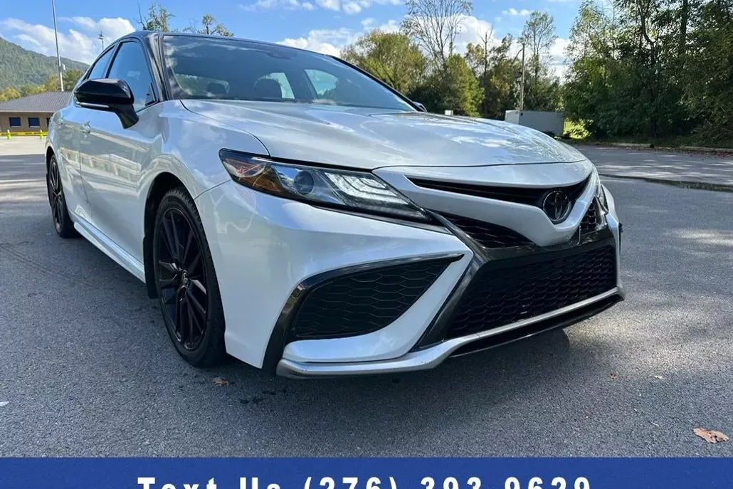 2023 Toyota Camry XSE photo 1