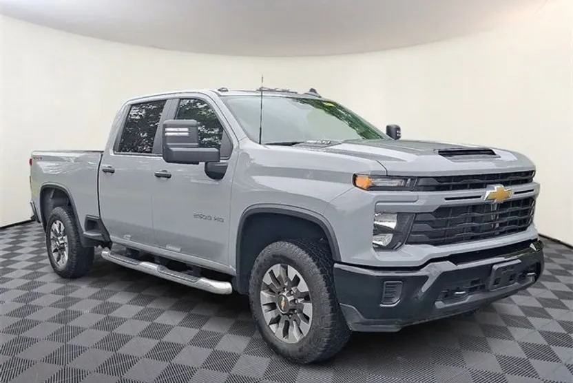 2024 Chevrolet Silverado 2500HD Custom photo 1