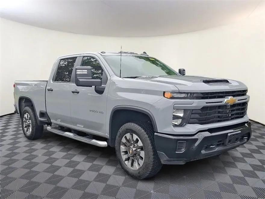 2024 Chevrolet Silverado 2500HD Custom photo 1