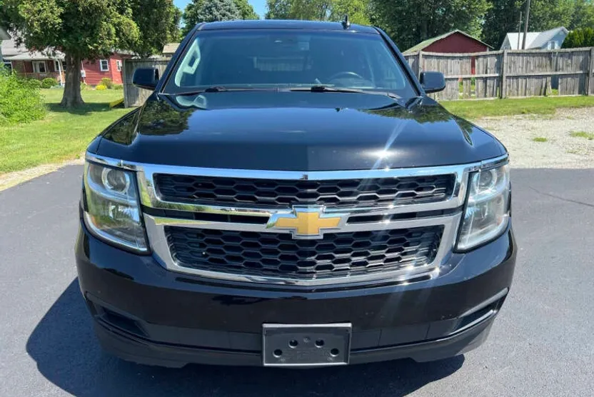 2020 Chevrolet Suburban LT photo 1