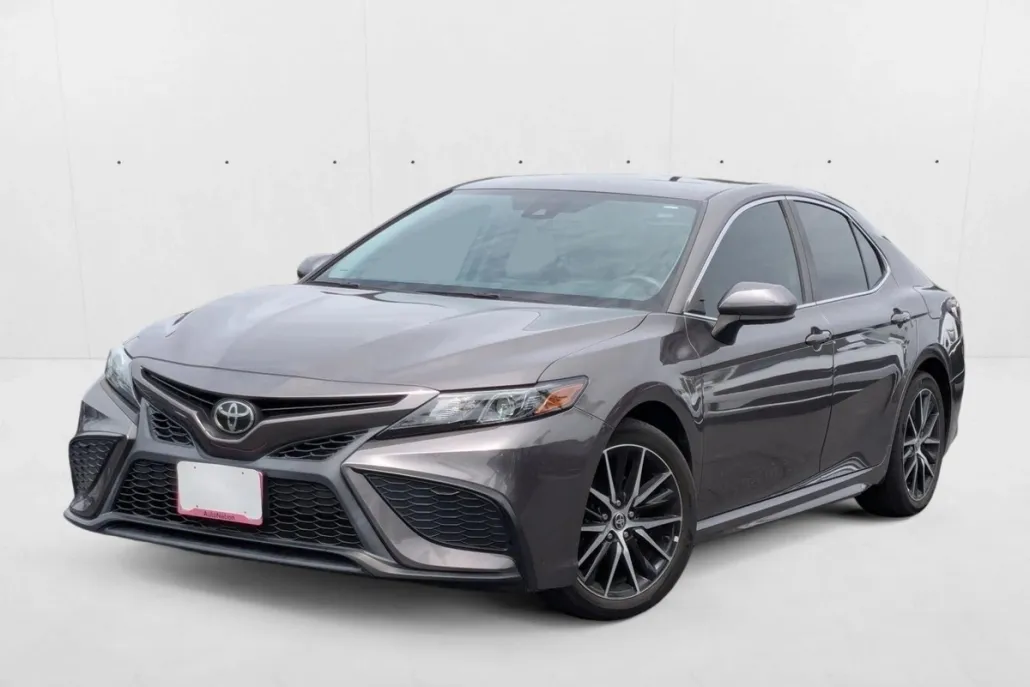 2021 Toyota Camry SE photo 1