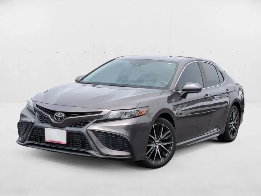 2021 Toyota Camry SE photo 1