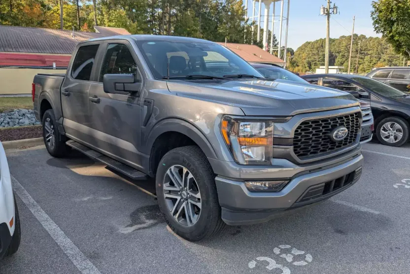 2023 Ford F-150 XL photo 1