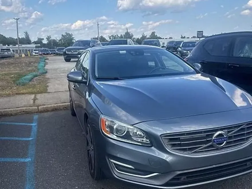 2016 Volvo S60 Inscription T5 Platinum AWD photo 1