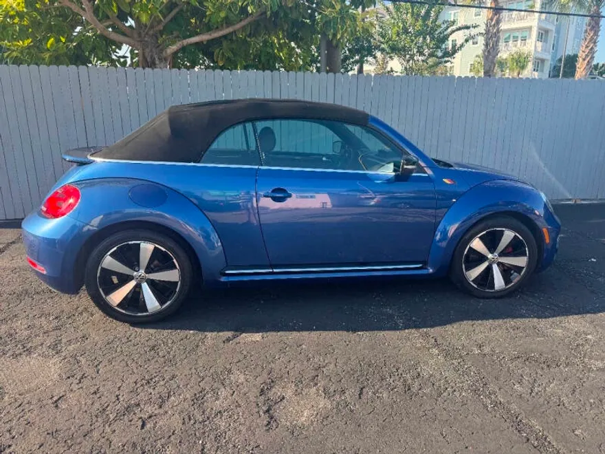 2013 Volkswagen Beetle Convertible Turbo photo 1