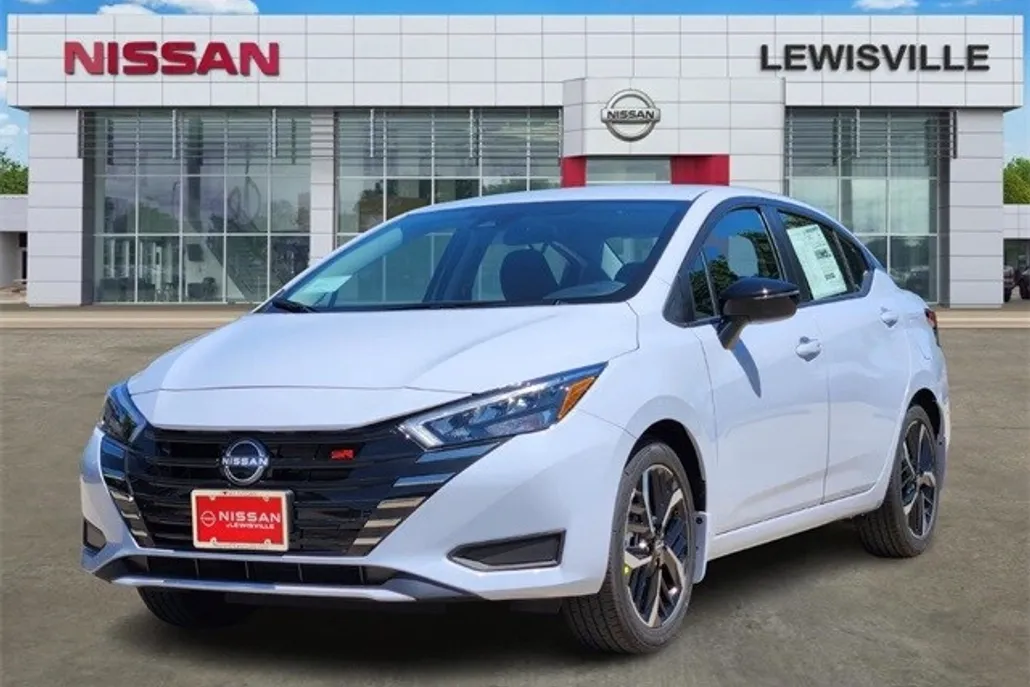 2025 Nissan Versa 1.6 SR photo 1