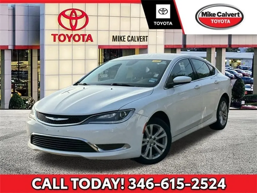 2016 Chrysler 200 Limited photo 1