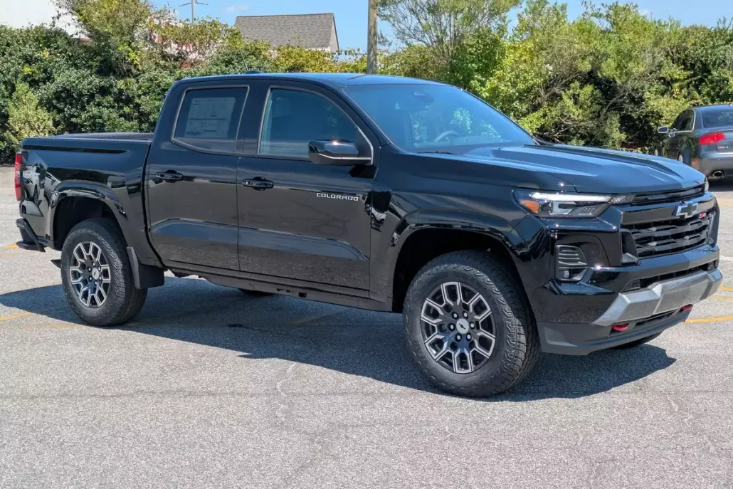 2026 Chevrolet Colorado Z71 photo 1