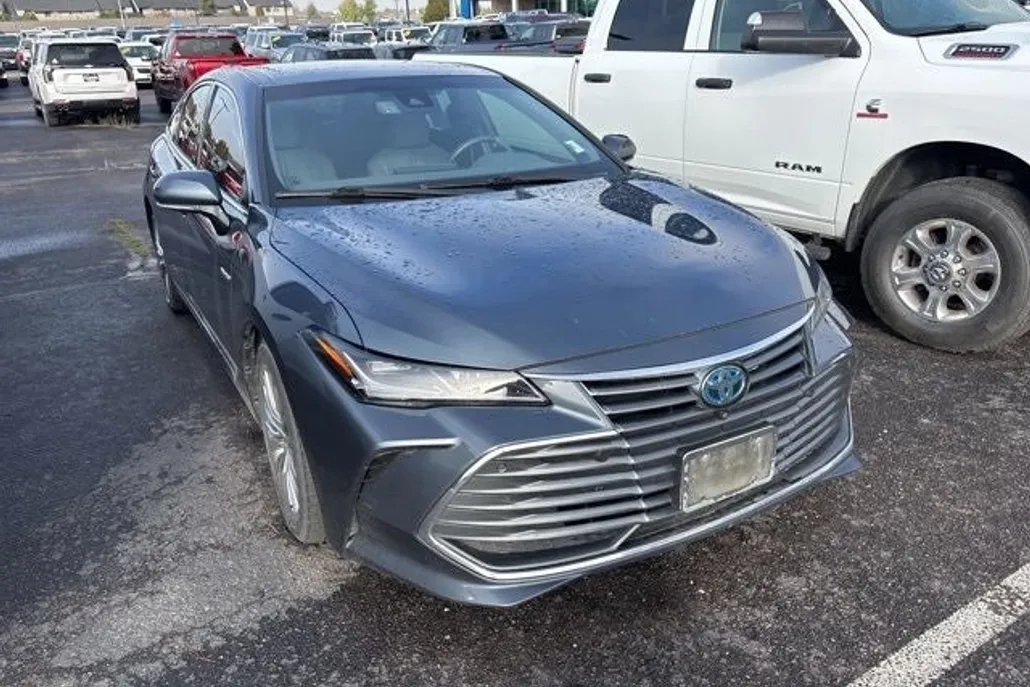 2021 Toyota Avalon Hybrid Limited photo 1