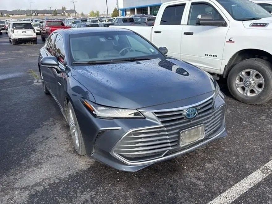 2021 Toyota Avalon Hybrid Limited photo 1