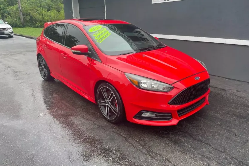 2016 Ford Focus ST photo 1