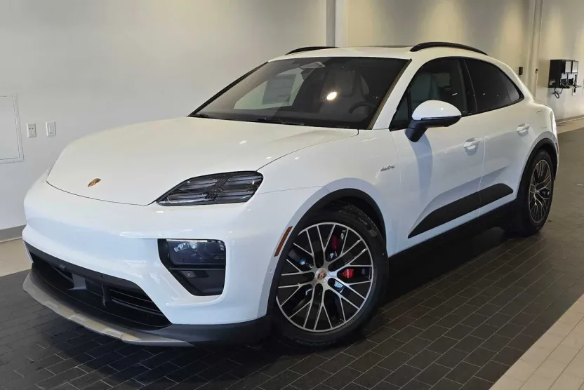 2025 Porsche Macan Electric photo 1