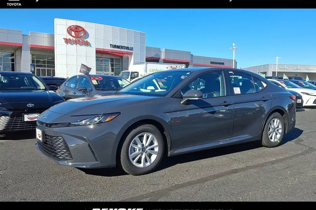 2026 Toyota Camry LE photo 1