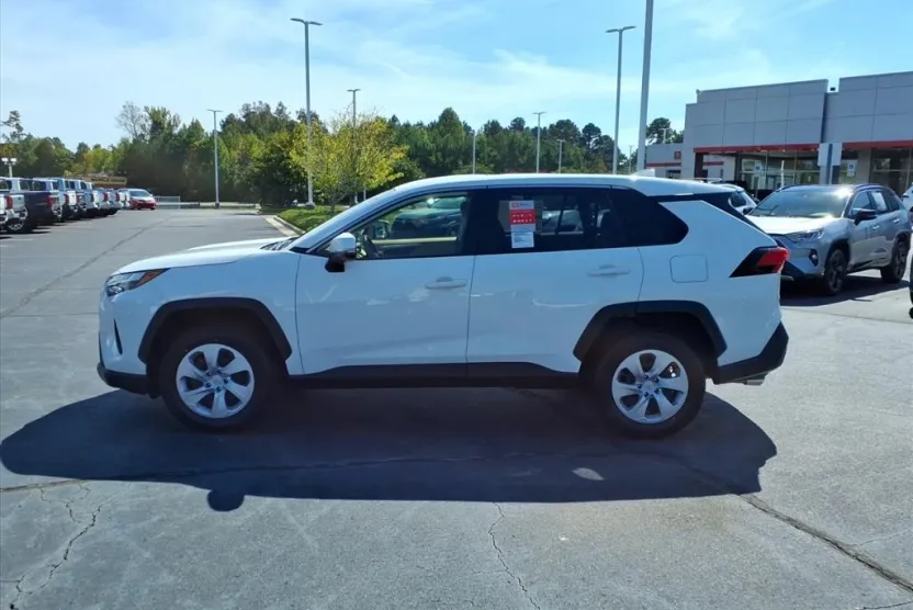 2025 Toyota RAV4 LE photo 1