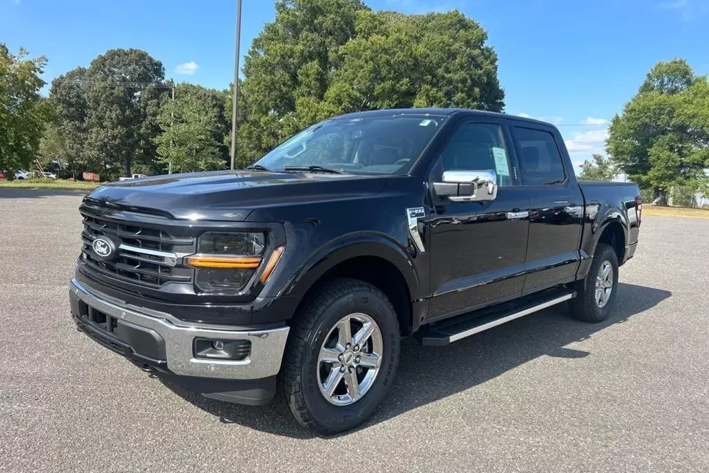 2024 Ford F-150 XLT photo 1