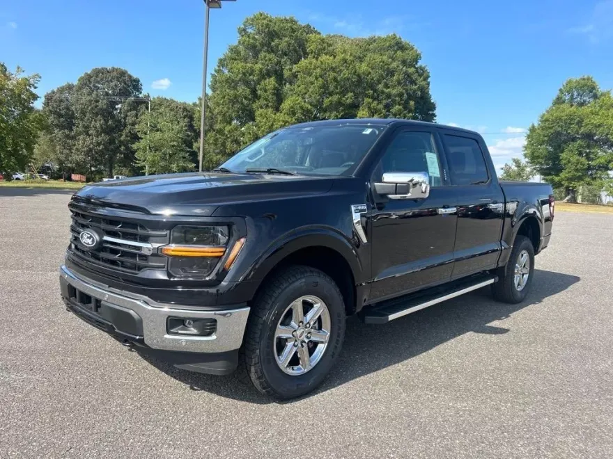 2024 Ford F-150 XLT photo 1