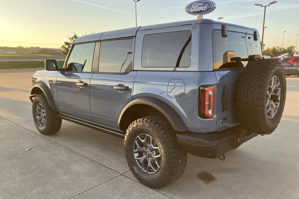 2025 Ford Bronco Badlands photo 1