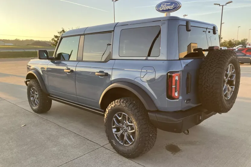 2025 Ford Bronco Badlands photo 1