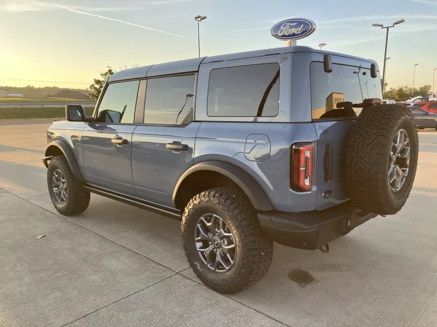 2025 Ford Bronco Badlands photo 1