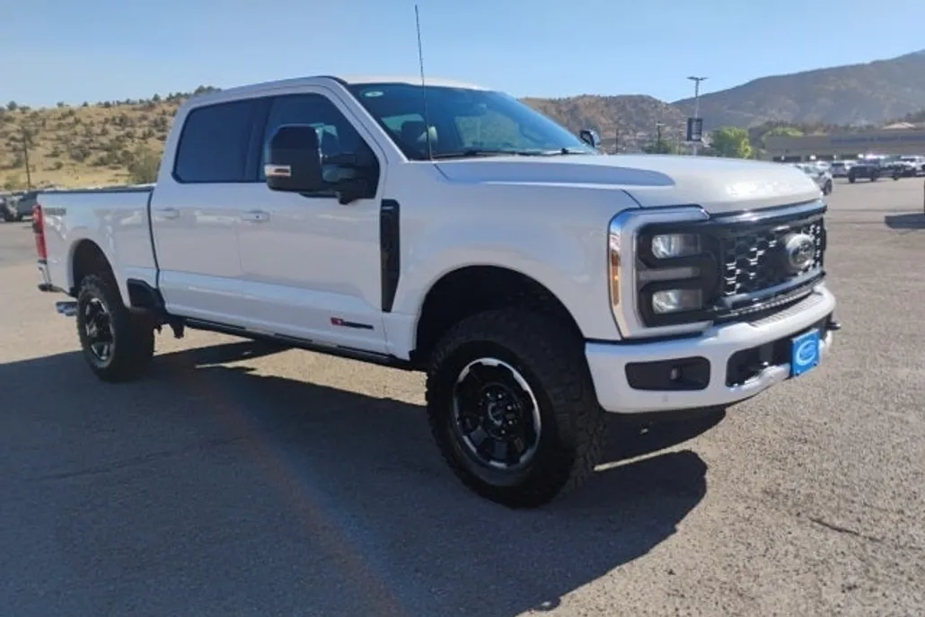 2025 Ford F-350 photo 1