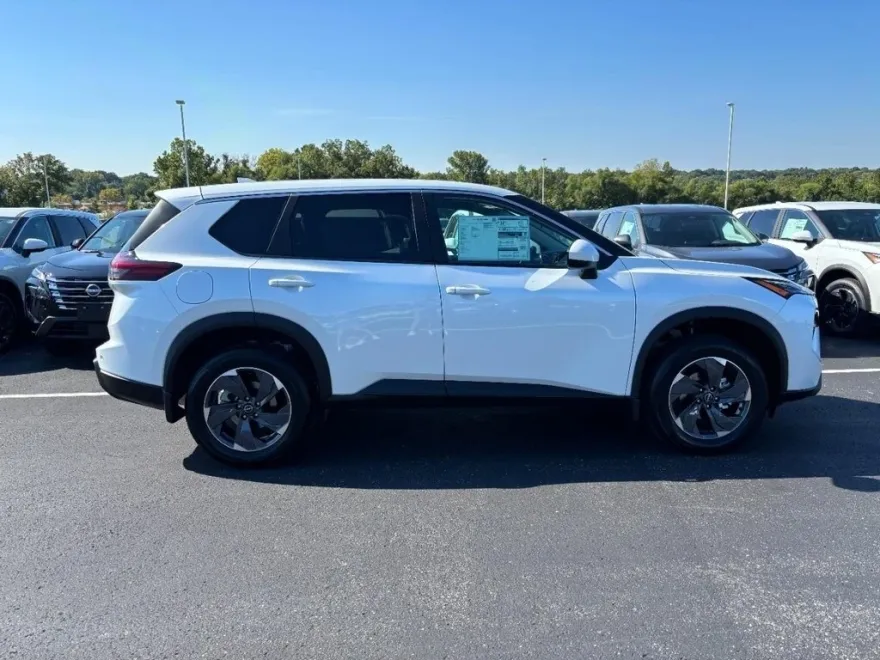 2026 Nissan Rogue SV photo 1