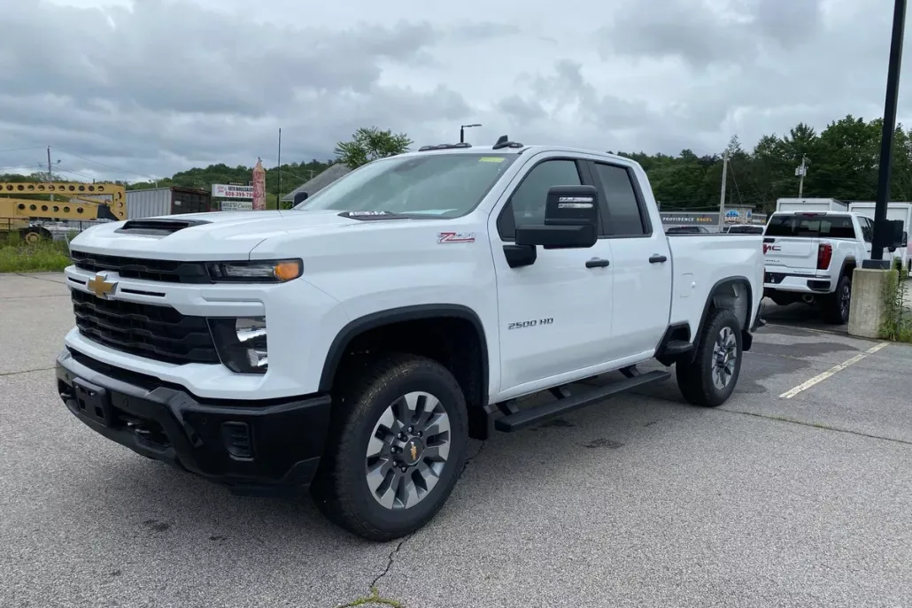 2025 Chevrolet Silverado 2500HD Custom photo 1