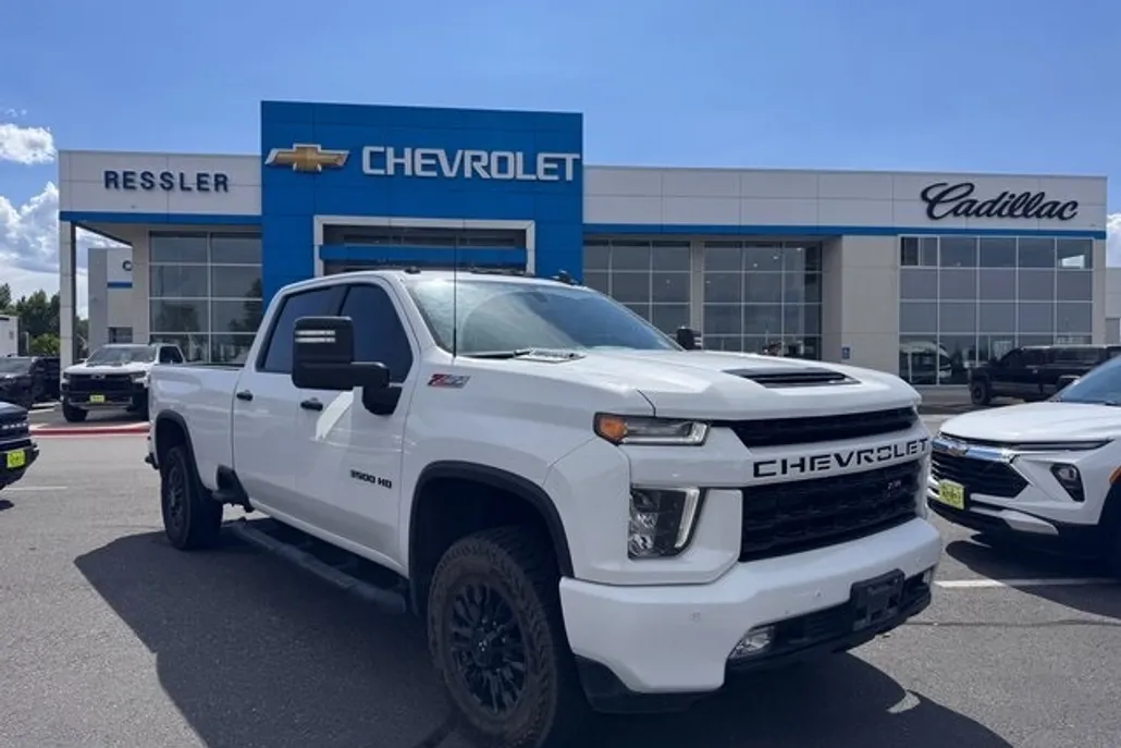 2022 Chevrolet Silverado 3500HD LT photo 1