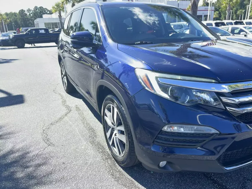 2018 Honda Pilot Touring photo 1