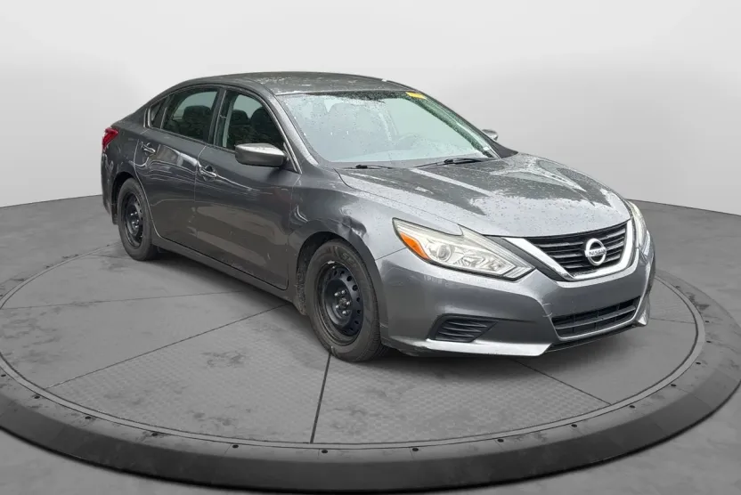 2017 Nissan Altima 2.5 S photo 1