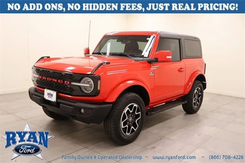 2023 Ford Bronco Base photo 1