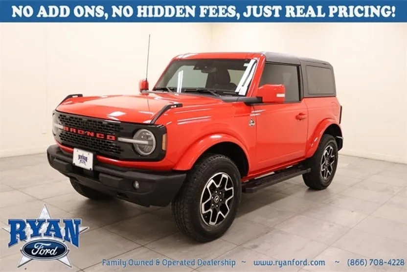2023 Ford Bronco Base photo 1