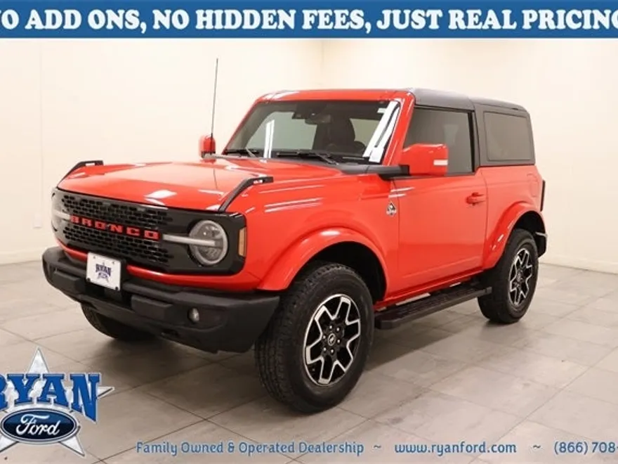 2023 Ford Bronco Base photo 1
