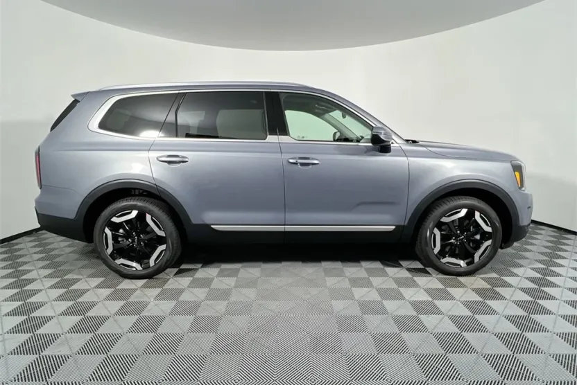 2025 Kia Telluride EX photo 1