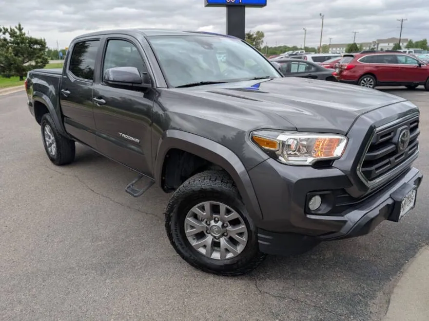 2019 Toyota Tacoma SR5 V6 photo 1