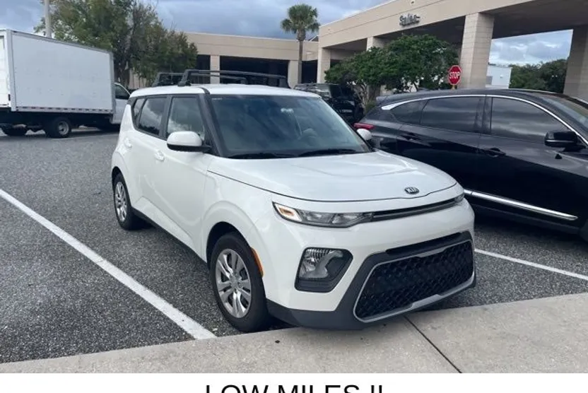 2021 Kia Soul LX photo 1