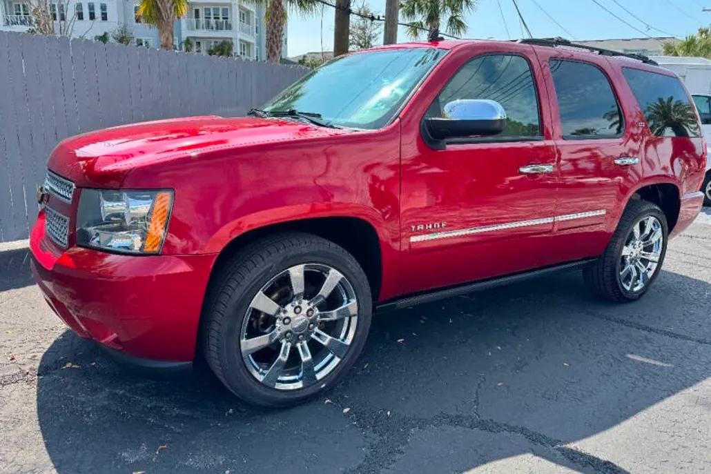 2012 Chevrolet Tahoe LTZ photo 1