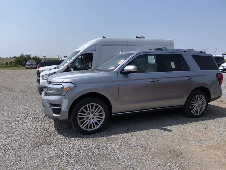 2024 Ford Expedition Limited photo 1