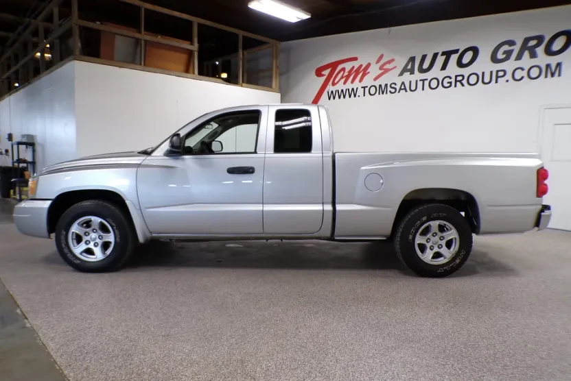 2006 Dodge Dakota SLT photo 1
